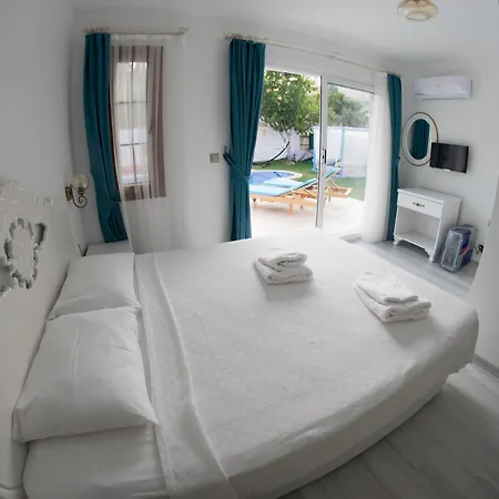 Bugra (adults Only) Bed & Breakfast