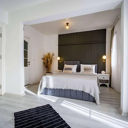 Bugra (adults Only) Bed & Breakfast