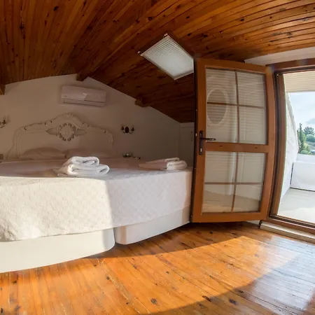 Bugra (adults Only) Alojamento de Acomodação e Pequeno-almoço 2*