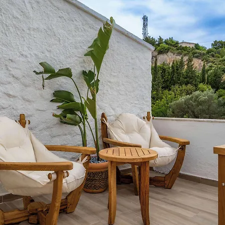 Bugra (adults Only) Bed and breakfast