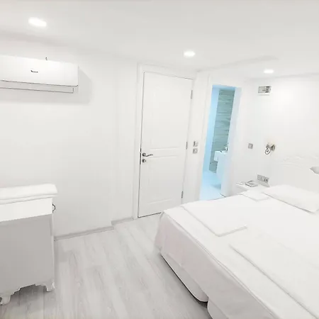 Alojamento de Acomodação e Pequeno-almoço Bugra (adults Only) 2*