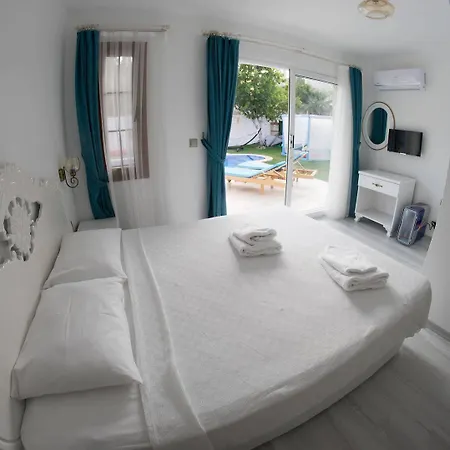 Bugra (adults Only) Bed & Breakfast 2*