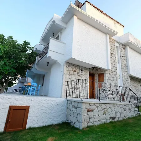 Bugra (adults Only) Bed and breakfast 2*