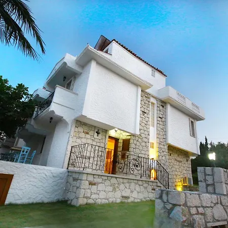 Bugra (adults Only) Bed and breakfast 2*