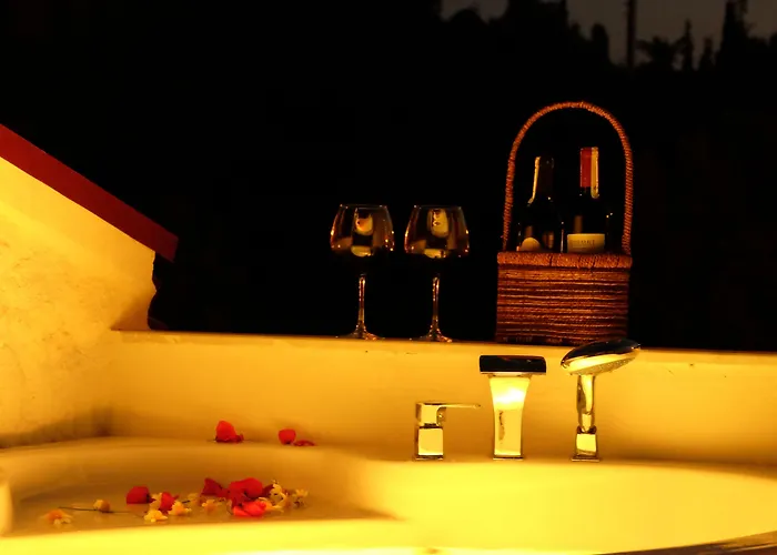 Bugra (adults Only) Frühstückspension Alaçatı