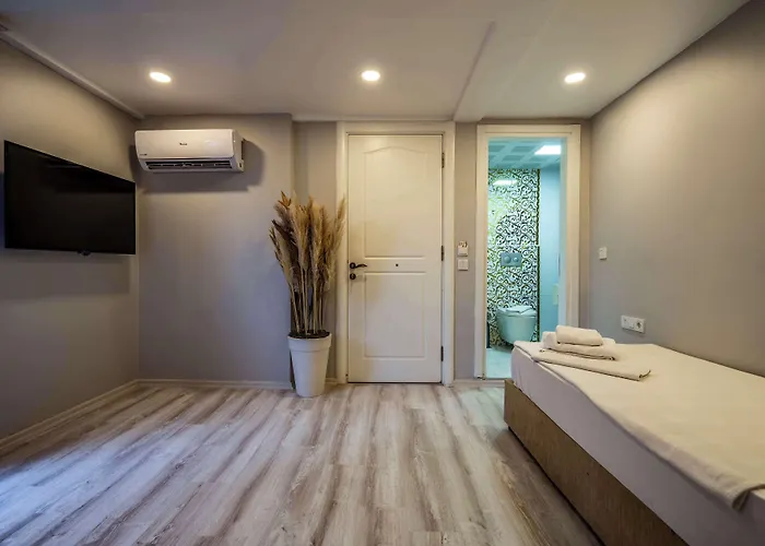 Bugra (adults Only) Frühstückspension Alaçatı